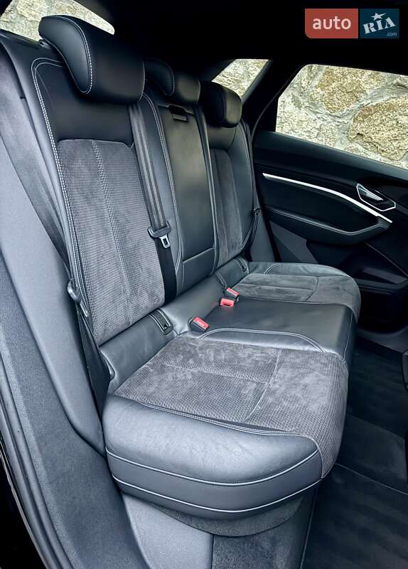 Позашляховик / Кросовер Audi e-tron 2019 в Рівному