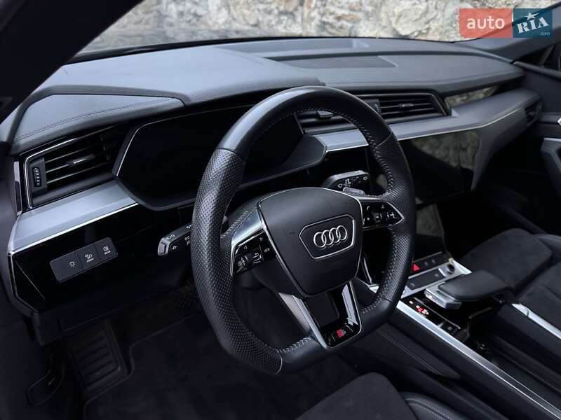 Позашляховик / Кросовер Audi e-tron 2019 в Рівному