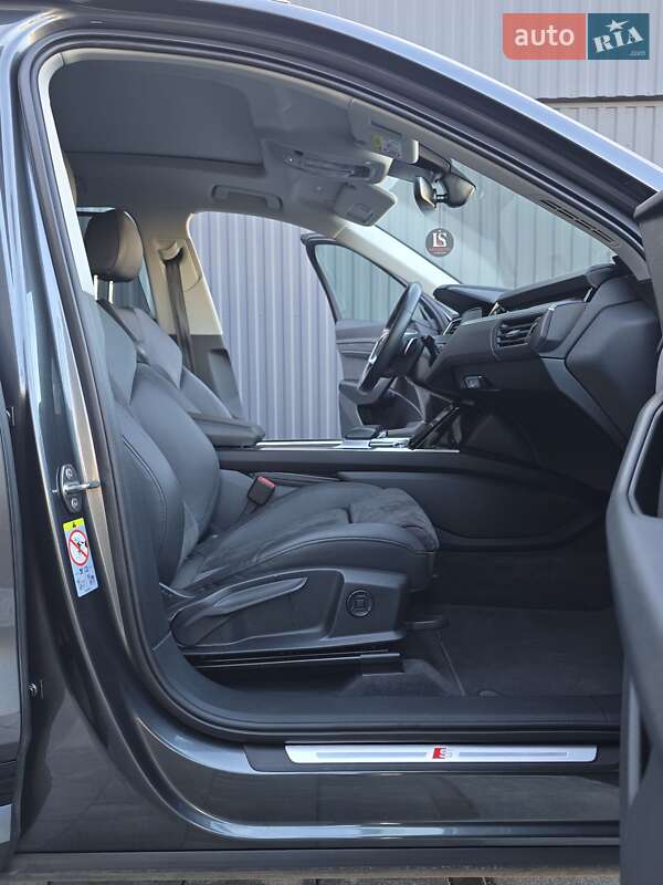 Позашляховик / Кросовер Audi e-tron 2020 в Луцьку