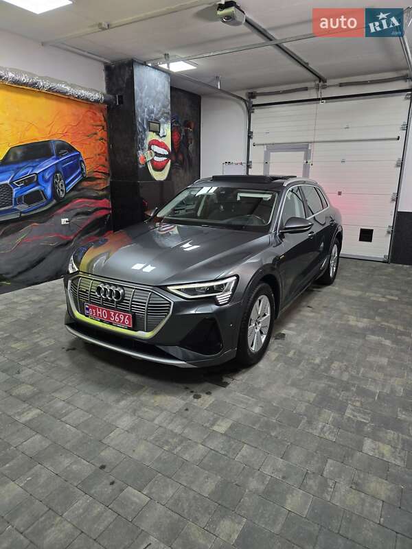 Позашляховик / Кросовер Audi e-tron 2020 в Луцьку