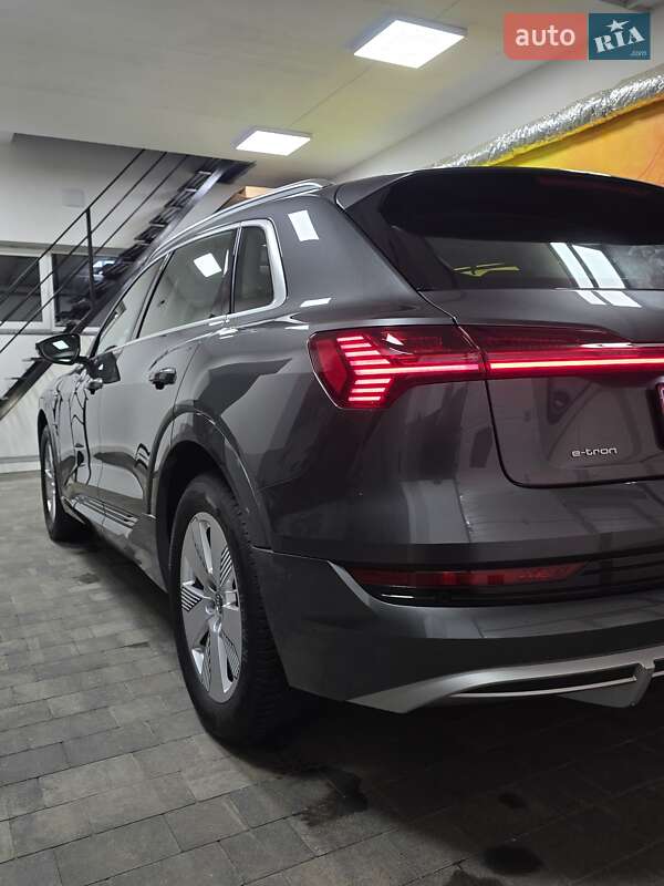 Позашляховик / Кросовер Audi e-tron 2020 в Луцьку