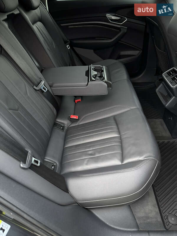 Внедорожник / Кроссовер Audi e-tron 2020 в Днепре