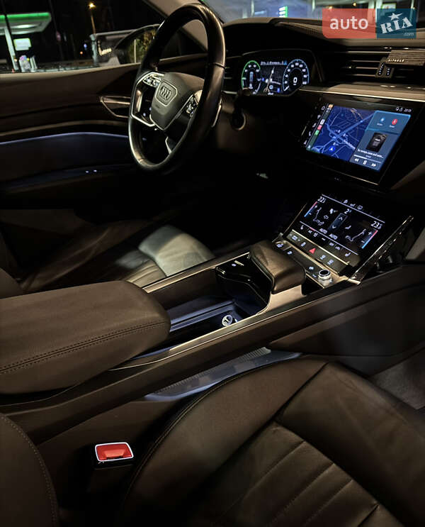 Внедорожник / Кроссовер Audi e-tron 2020 в Днепре