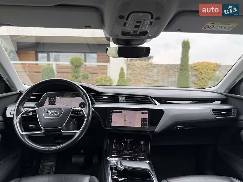 Позашляховик / Кросовер Audi e-tron 2019 в Стрию