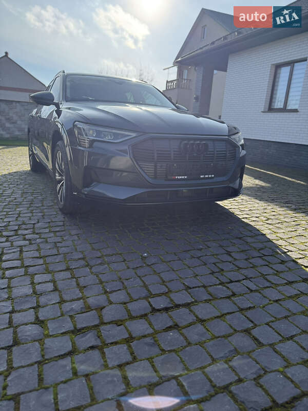 Внедорожник / Кроссовер Audi e-tron 2019 в Ровно фото 11 Внедорожник / Кроссовер Audi e-tron 2019 в Ровно
