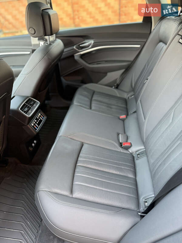 Внедорожник / Кроссовер Audi e-tron 2019 в Ровно фото 29 Внедорожник / Кроссовер Audi e-tron 2019 в Ровно