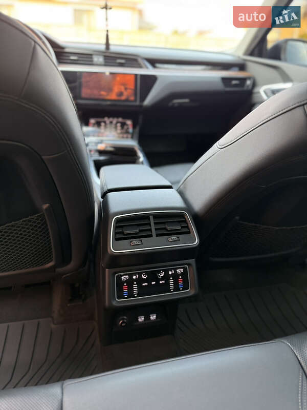 Внедорожник / Кроссовер Audi e-tron 2019 в Ровно фото 43 Внедорожник / Кроссовер Audi e-tron 2019 в Ровно