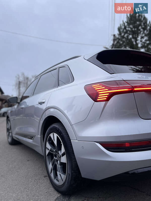 Внедорожник / Кроссовер Audi e-tron 2022 в Василькове