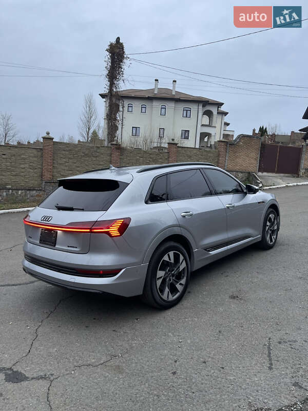 Внедорожник / Кроссовер Audi e-tron 2022 в Василькове