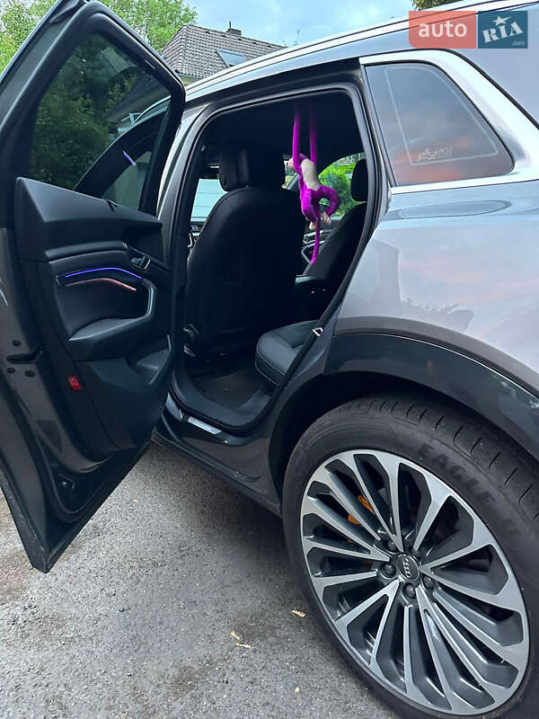Позашляховик / Кросовер Audi e-tron 2019 в Рівному