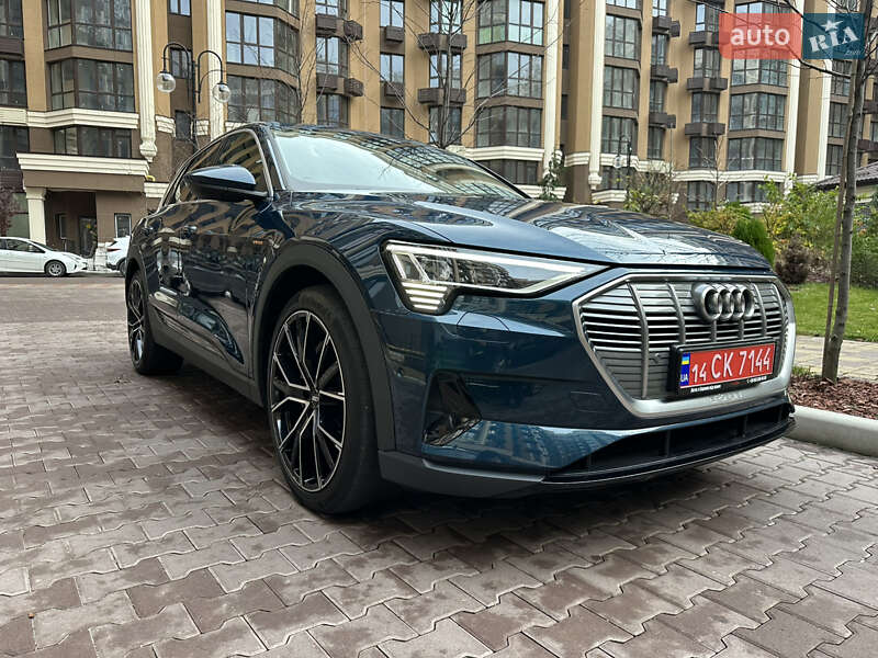Позашляховик / Кросовер Audi e-tron 2021 в Києві