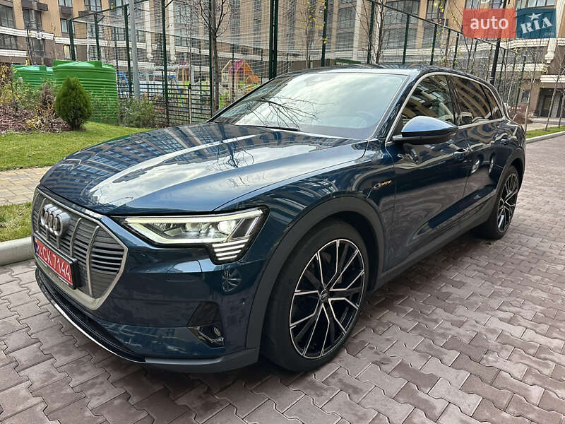 Позашляховик / Кросовер Audi e-tron 2021 в Києві