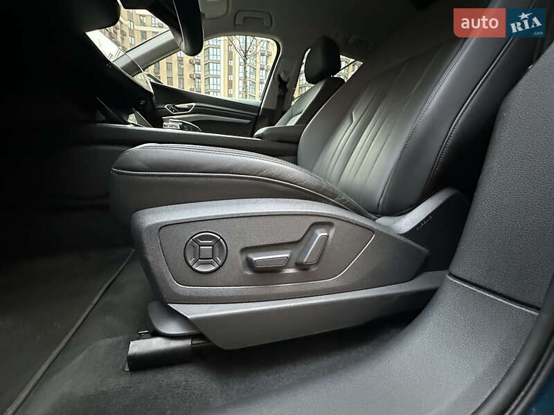 Позашляховик / Кросовер Audi e-tron 2021 в Києві