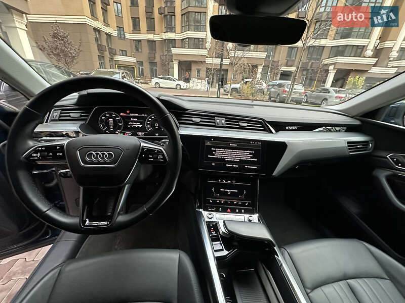 Позашляховик / Кросовер Audi e-tron 2021 в Києві