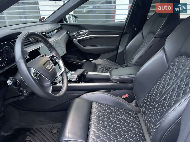 Позашляховик / Кросовер Audi e-tron 2019 в Рівному