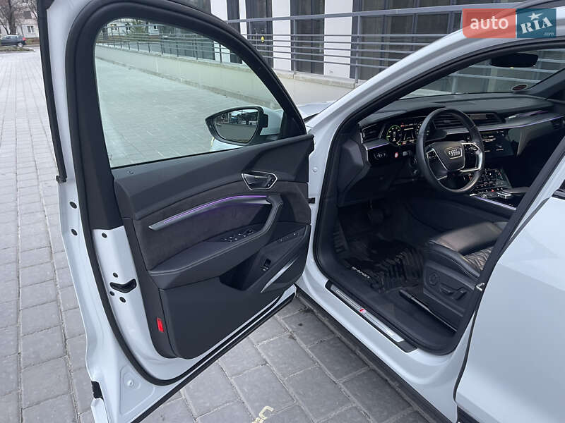 Позашляховик / Кросовер Audi e-tron 2019 в Рівному