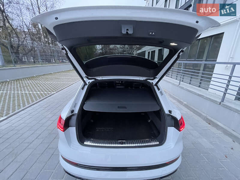 Позашляховик / Кросовер Audi e-tron 2019 в Рівному