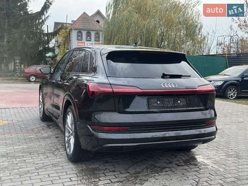 Внедорожник / Кроссовер Audi e-tron 2019 в Львове