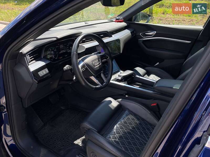 Внедорожник / Кроссовер Audi e-tron 2021 в Киеве фото 15 Внедорожник / Кроссовер Audi e-tron 2021 в Киеве