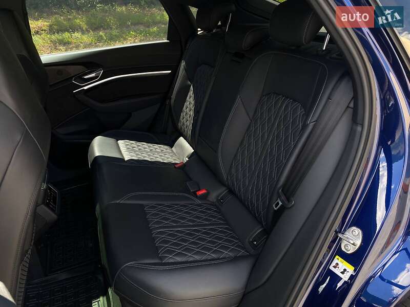 Внедорожник / Кроссовер Audi e-tron 2021 в Киеве фото 18 Внедорожник / Кроссовер Audi e-tron 2021 в Киеве