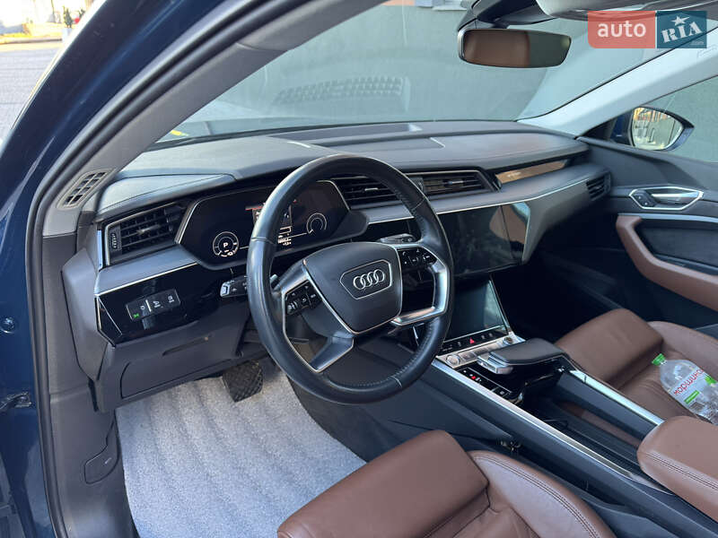 Внедорожник / Кроссовер Audi e-tron 2019 в Ровно фото 19 Внедорожник / Кроссовер Audi e-tron 2019 в Ровно