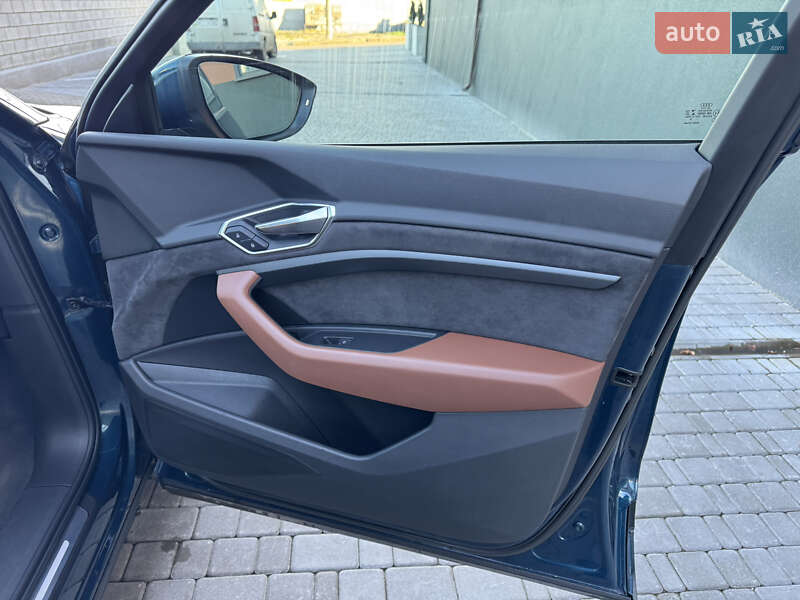 Внедорожник / Кроссовер Audi e-tron 2019 в Ровно фото 24 Внедорожник / Кроссовер Audi e-tron 2019 в Ровно