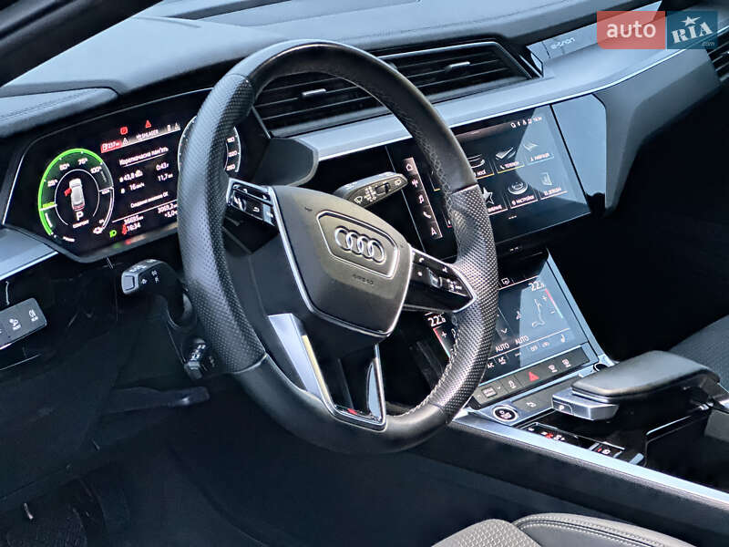 Позашляховик / Кросовер Audi e-tron 2022 в Рівному фото 16 Позашляховик / Кросовер Audi e-tron 2022 в Рівному