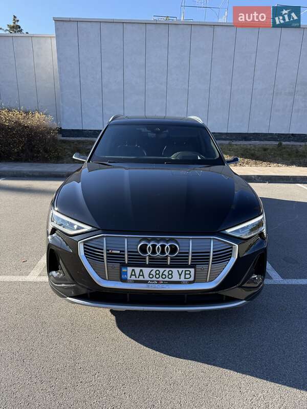 Внедорожник / Кроссовер Audi e-tron 2021 в Киеве