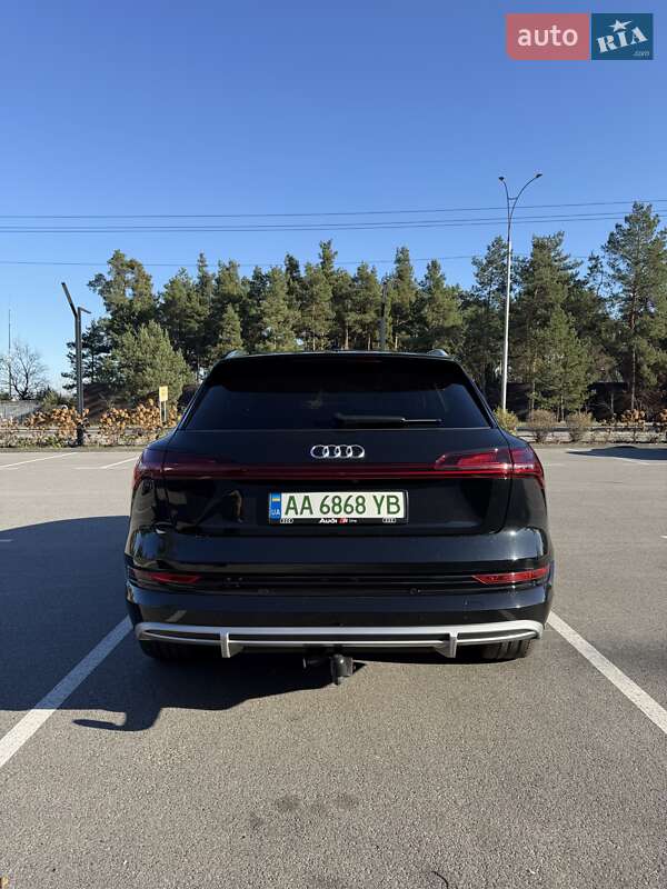 Внедорожник / Кроссовер Audi e-tron 2021 в Киеве