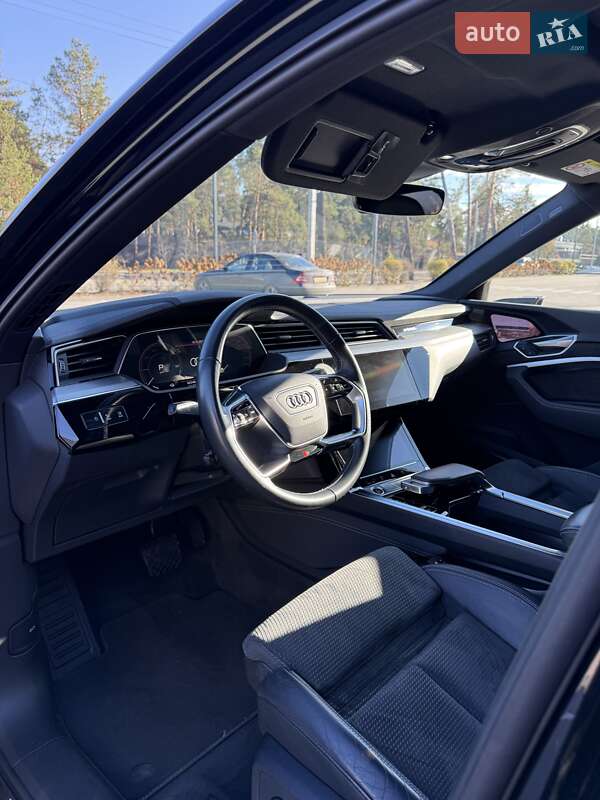 Внедорожник / Кроссовер Audi e-tron 2021 в Киеве