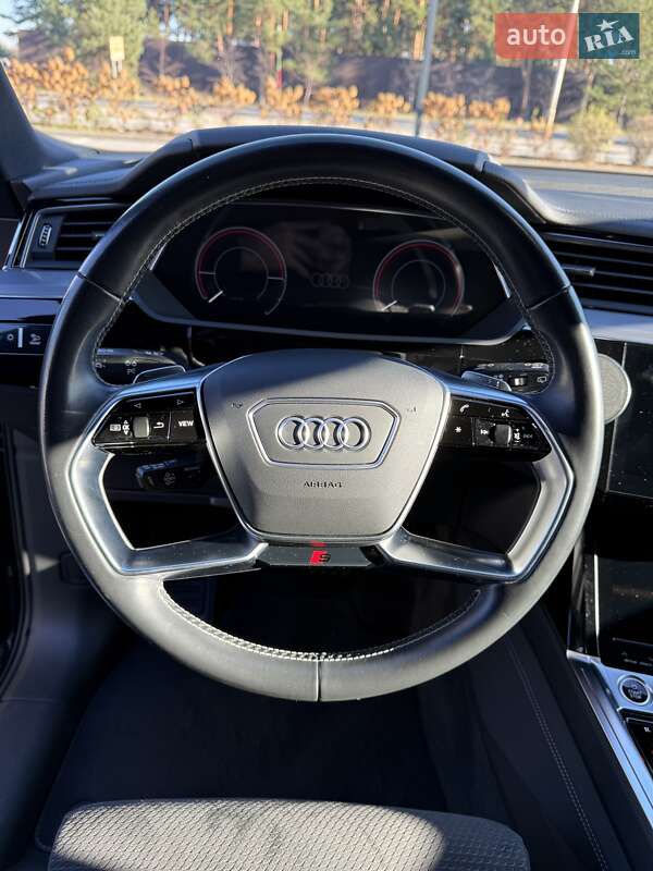 Внедорожник / Кроссовер Audi e-tron 2021 в Киеве