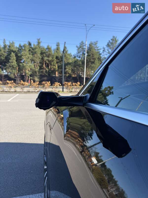 Позашляховик / Кросовер Audi e-tron 2021 в Києві