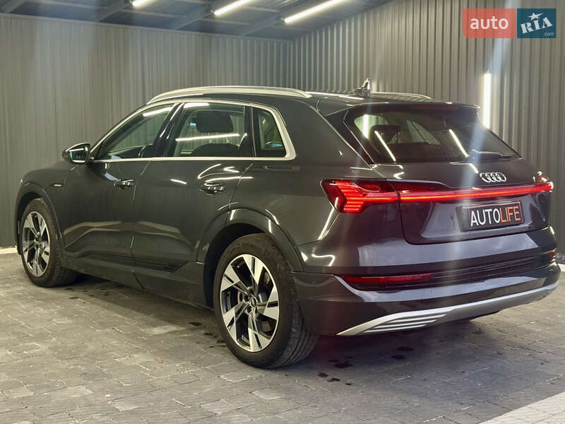 Внедорожник / Кроссовер Audi e-tron 2021 в Мукачево