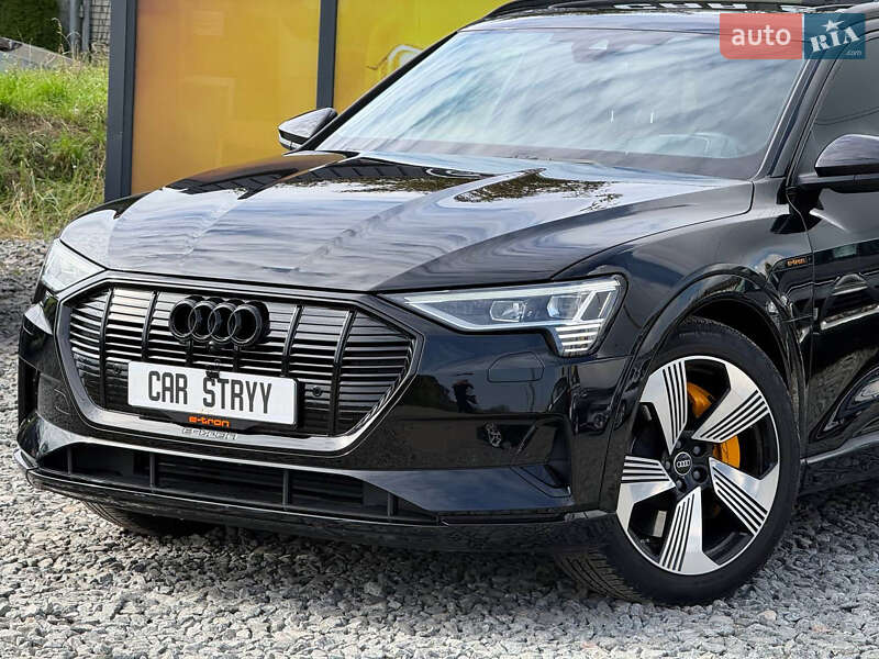 Внедорожник / Кроссовер Audi e-tron 2022 в Стрые