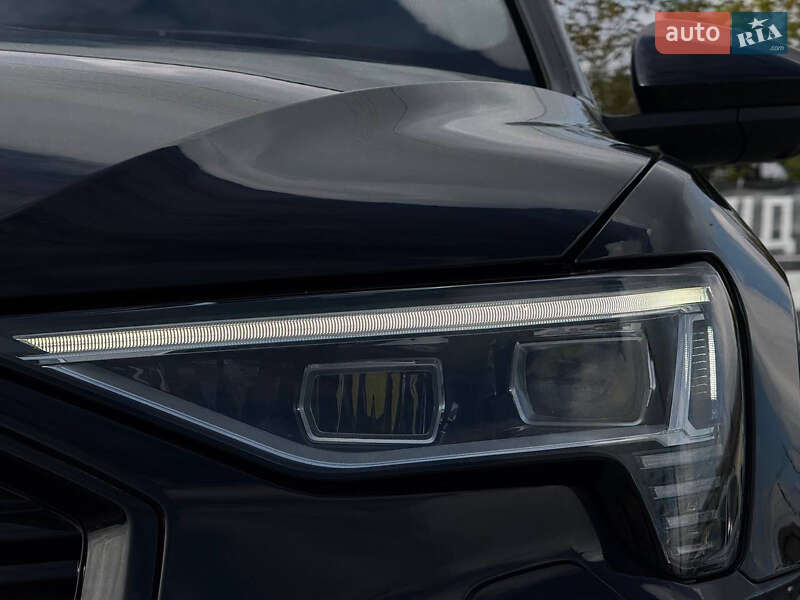 Внедорожник / Кроссовер Audi e-tron 2022 в Стрые