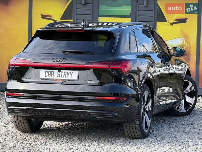Внедорожник / Кроссовер Audi e-tron 2022 в Стрые