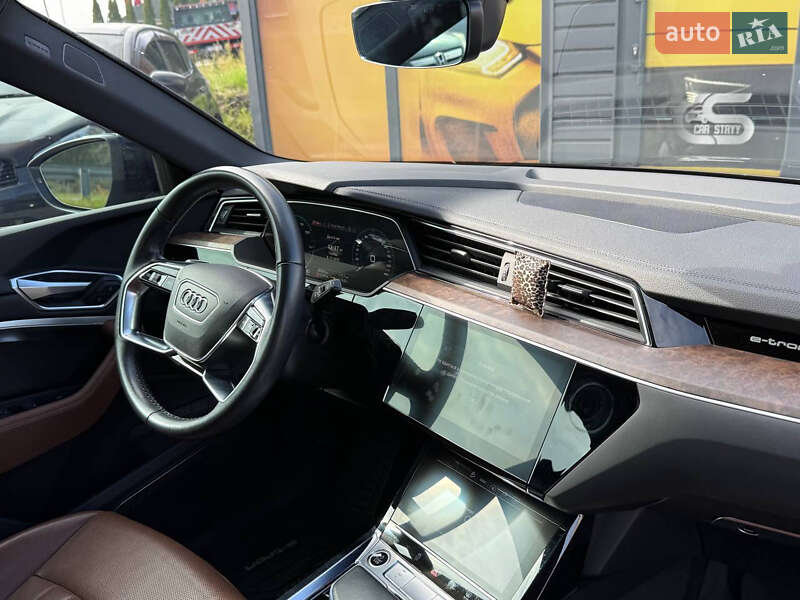 Внедорожник / Кроссовер Audi e-tron 2022 в Стрые