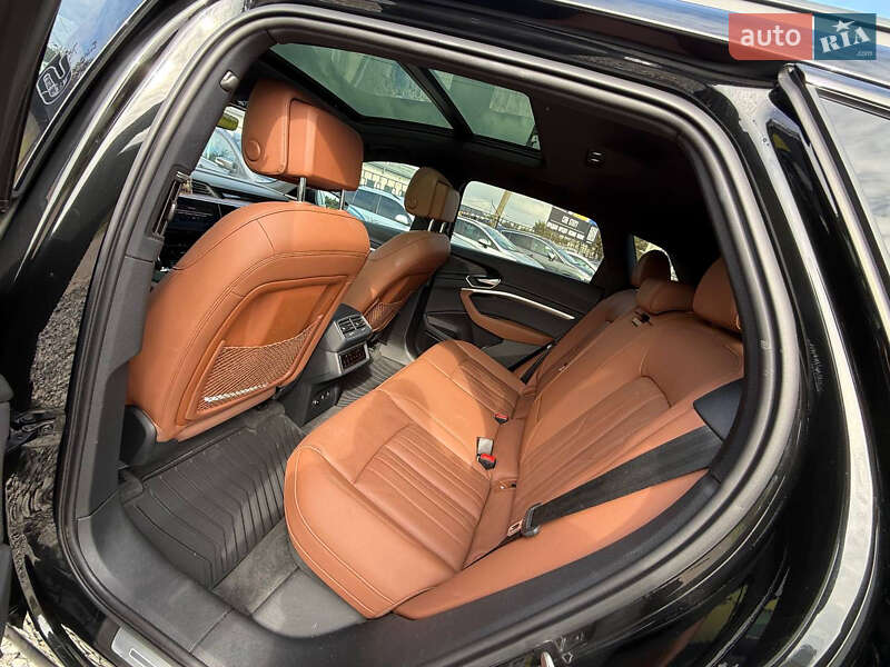 Внедорожник / Кроссовер Audi e-tron 2022 в Стрые