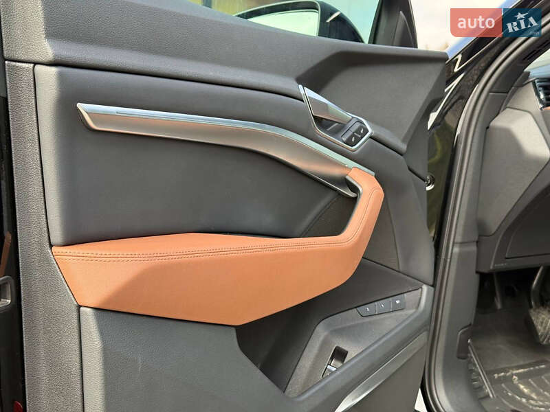 Внедорожник / Кроссовер Audi e-tron 2022 в Стрые