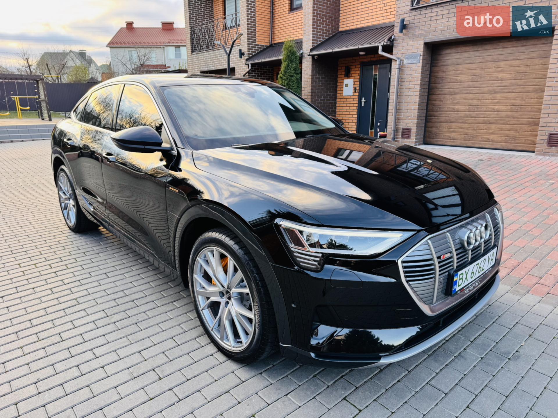 2022 Audi e-tron - фото 1