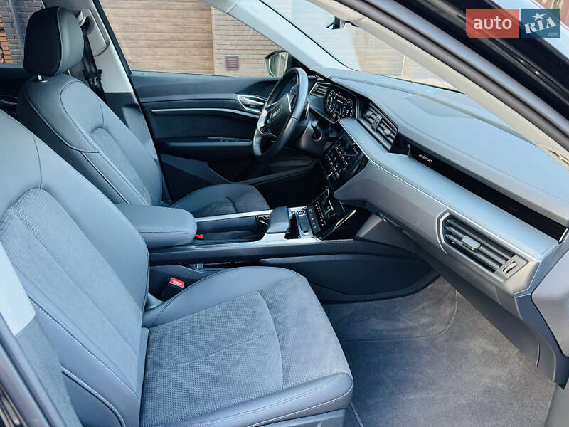 Позашляховик / Кросовер Audi e-tron 2023 в Хмельницькому