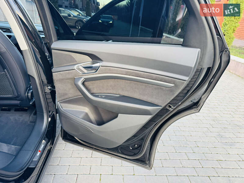 Позашляховик / Кросовер Audi e-tron 2023 в Хмельницькому