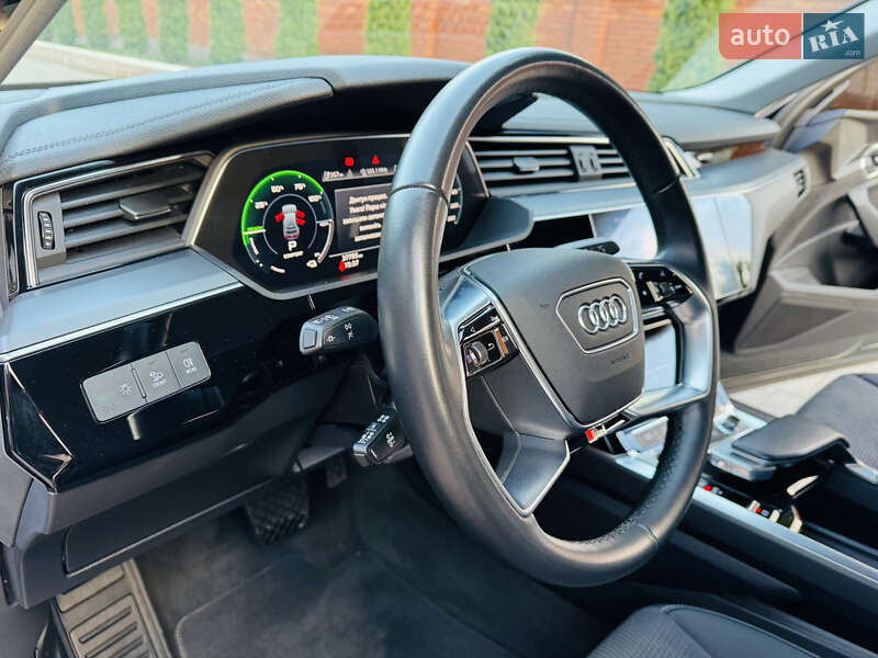 Позашляховик / Кросовер Audi e-tron 2023 в Хмельницькому