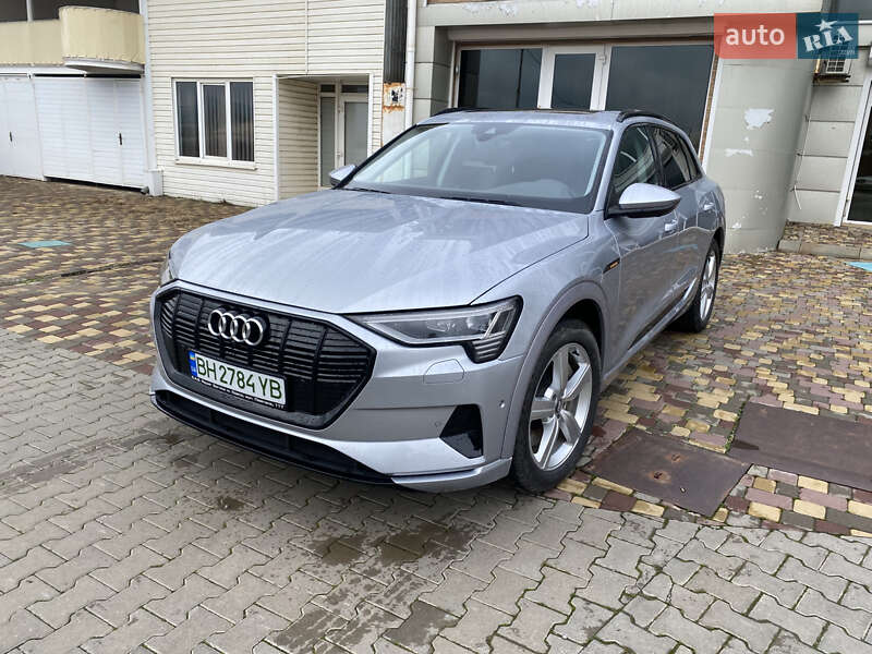 Внедорожник / Кроссовер Audi e-tron 2019 в Одессе