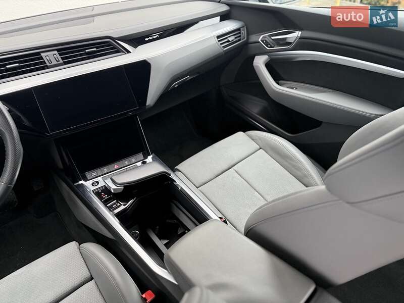 Позашляховик / Кросовер Audi e-tron 2022 в Хмельницькому фото 50 Позашляховик / Кросовер Audi e-tron 2022 в Хмельницькому