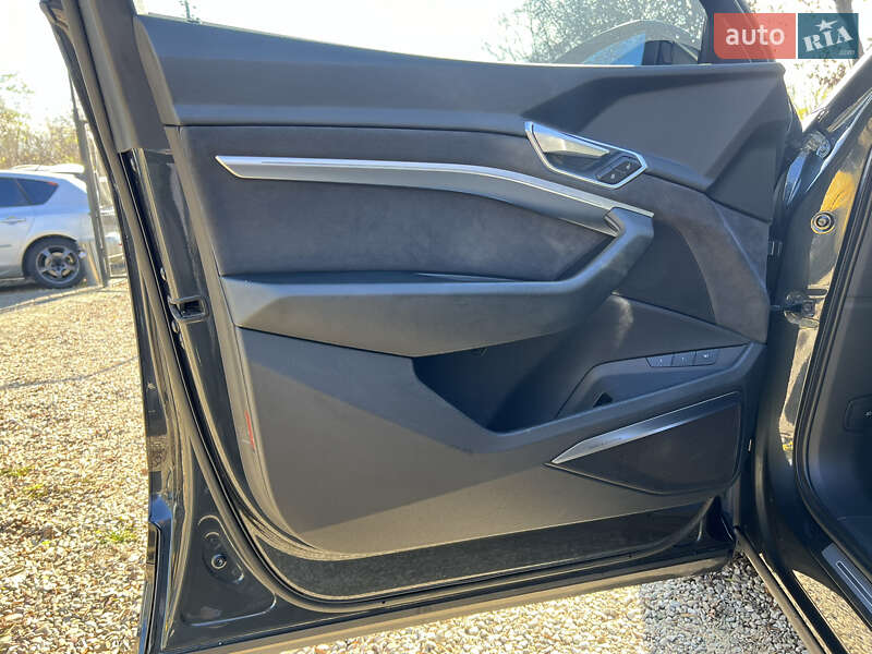 Внедорожник / Кроссовер Audi e-tron 2019 в Залещиках фото 12 Внедорожник / Кроссовер Audi e-tron 2019 в Залещиках