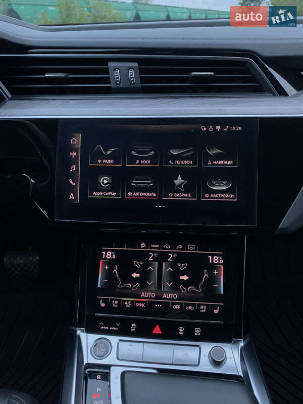Позашляховик / Кросовер Audi e-tron 2021 в Хмельницькому фото 46 Позашляховик / Кросовер Audi e-tron 2021 в Хмельницькому