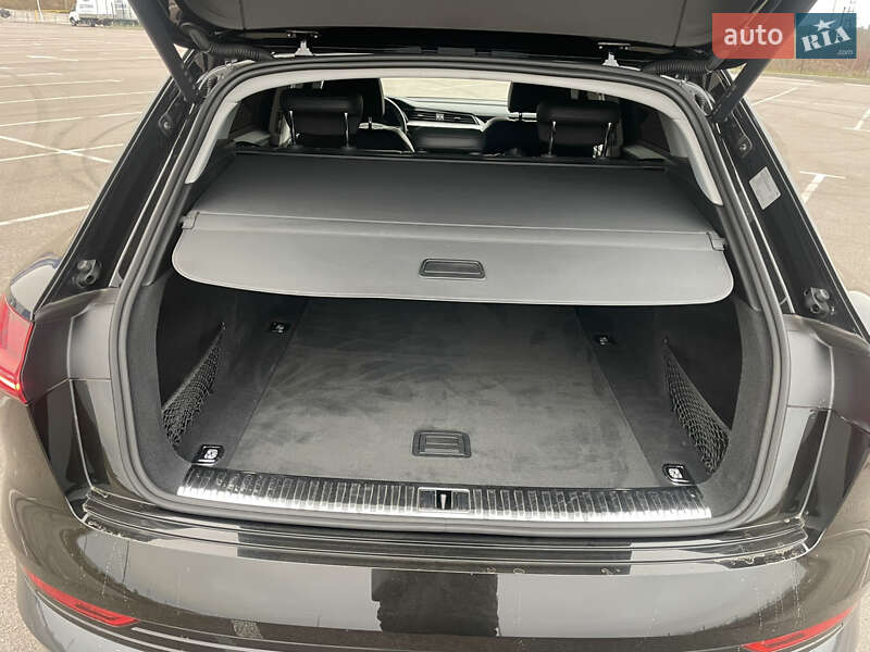 Позашляховик / Кросовер Audi e-tron 2022 в Рівному