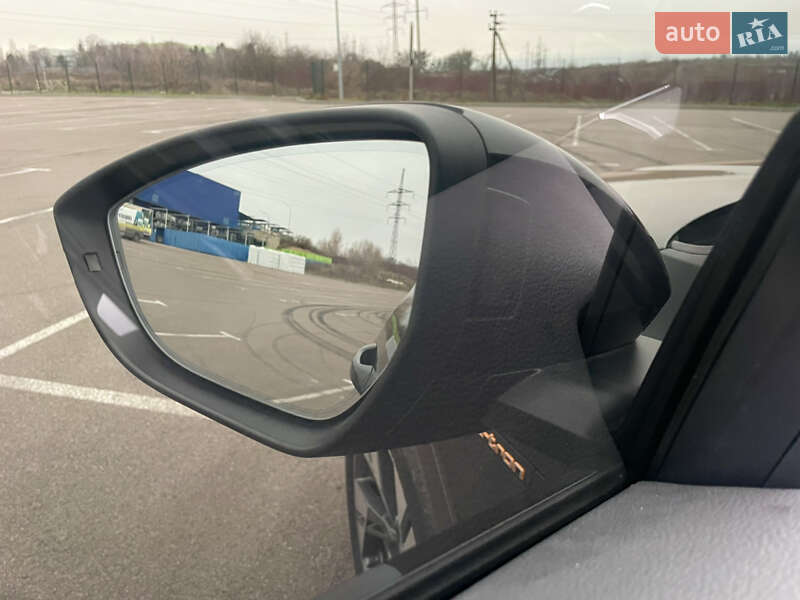 Позашляховик / Кросовер Audi e-tron 2022 в Рівному