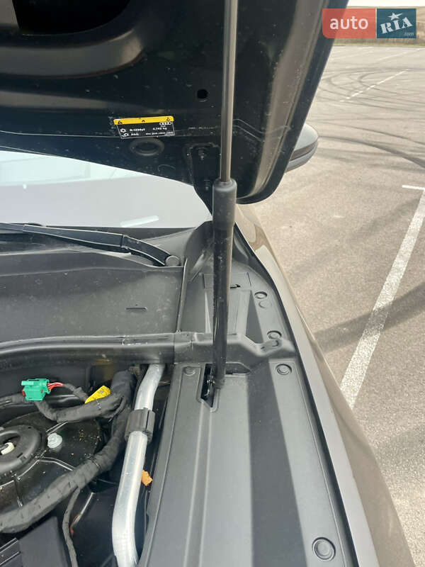 Позашляховик / Кросовер Audi e-tron 2022 в Рівному